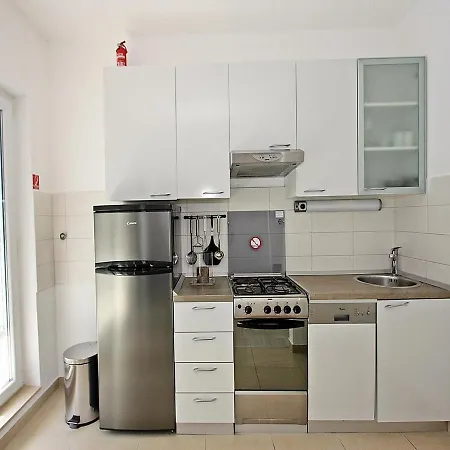 Tomy Apartament *