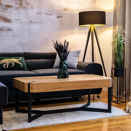 Apartament Tomy *