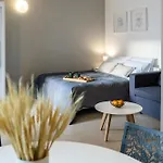 Apartment Tomy Sutivan