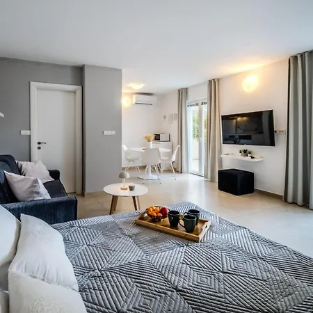 Apartman Tomy