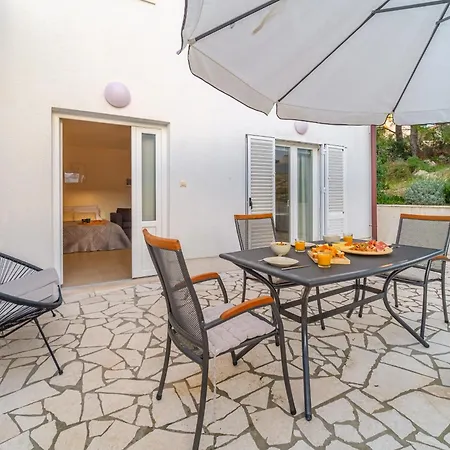 Apartman Tomy Sutivan