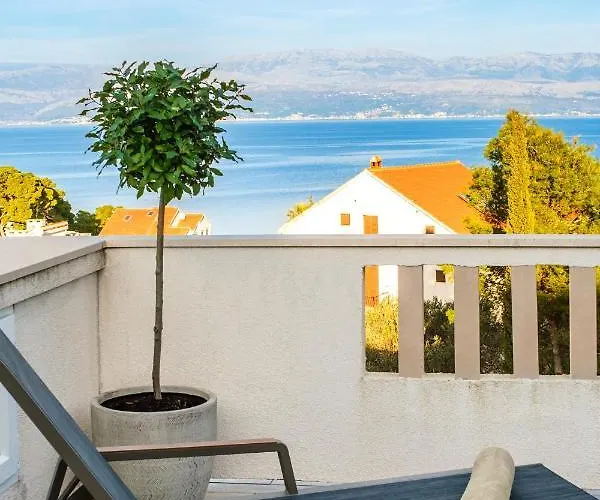 Tomy Apartment Sutivan