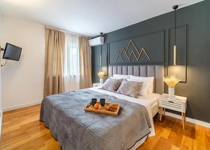 Tomy Apartment Sutivan