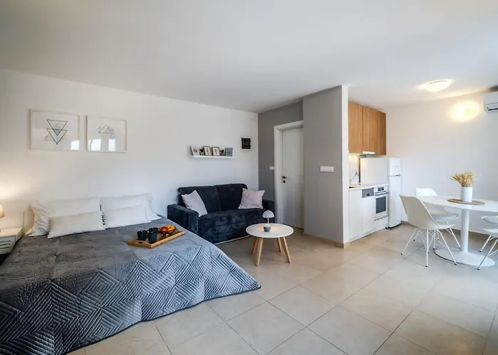 Tomy Apartman